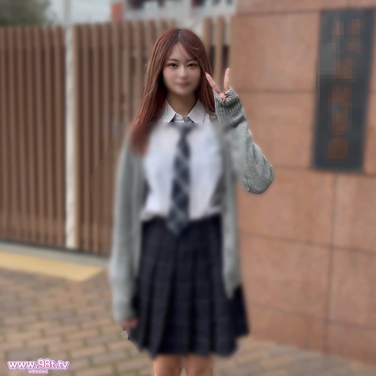 FC2PPV-4679410-某恋愛TV出演予定の18歳現&#039;K。オーラ抜群の顔立ちに神スタイルの彼女をハメ撮り