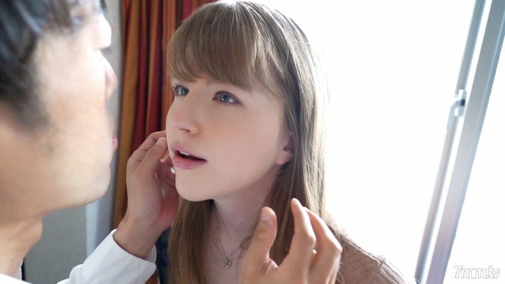 792-JUNE-01美丽的金发女人喜欢性六月