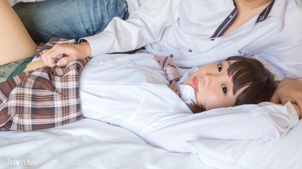 689-SHIZUKU-01Ubu剃光的女孩和制服HShizuku