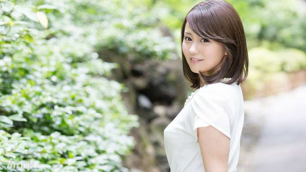 413-BENI-01HBeni与娇小的女孩一起感觉但微笑著作弊