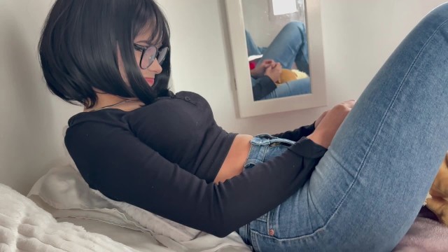 动漫女孩打赌输了，我就来她的大腿。#白虎#射精#骚逼#挑逗#萝莉#性交